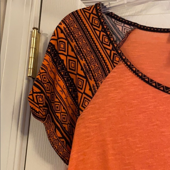 Rue21 Orange Scoop Neck Tee with Aztec Design - Picture 3 of 4